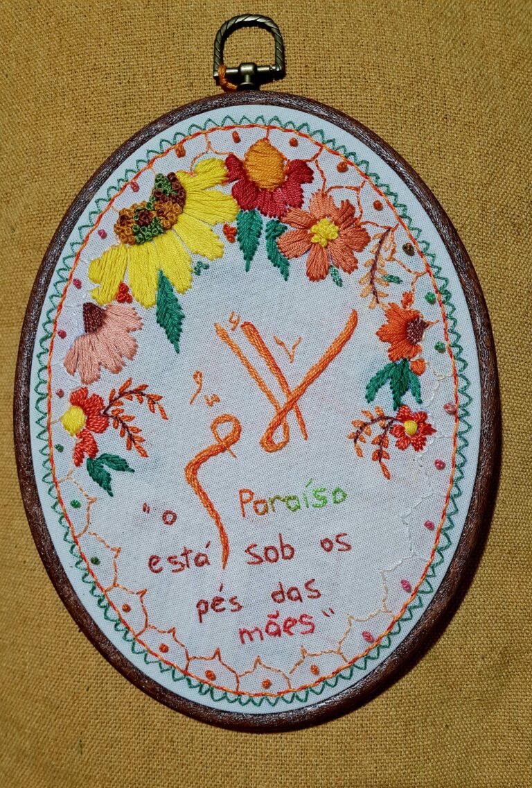 “O Paraíso está sob os pés das mães.”